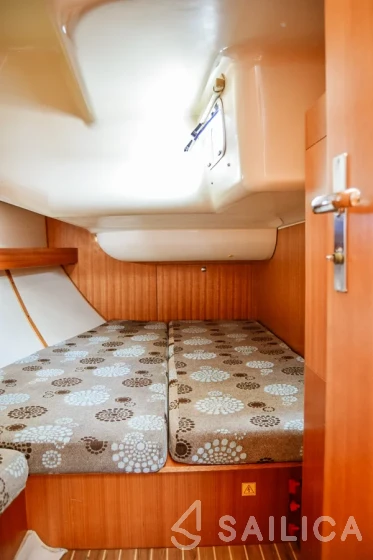 Elan 434 Impression - Yacht Charter Sailica