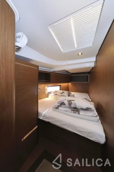 Oceanis 46.1 - Yacht Charter Sailica