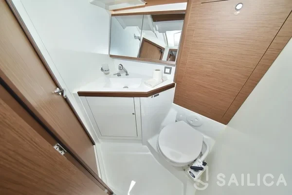 Oceanis 46.1 - Yacht Charter Sailica