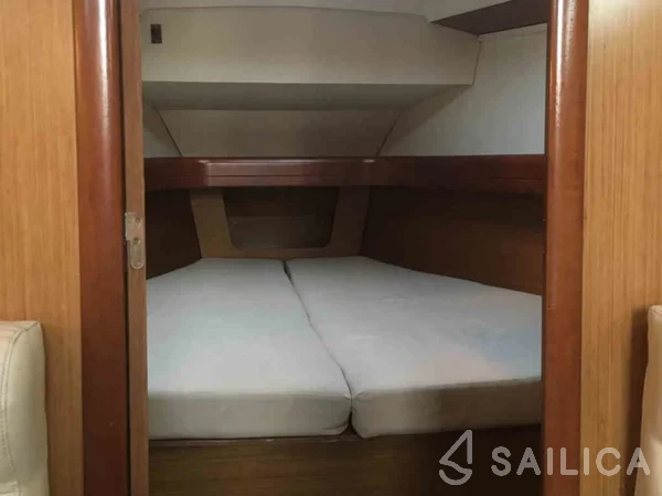 Sun Odyssey 39i - Yacht Charter Sailica