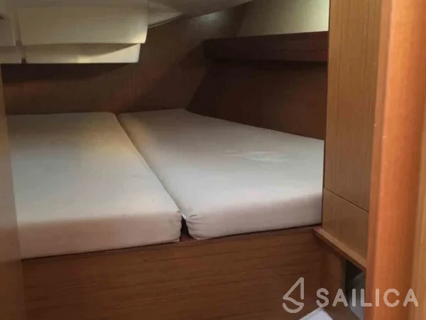 Sun Odyssey 39i - Yacht Charter Sailica