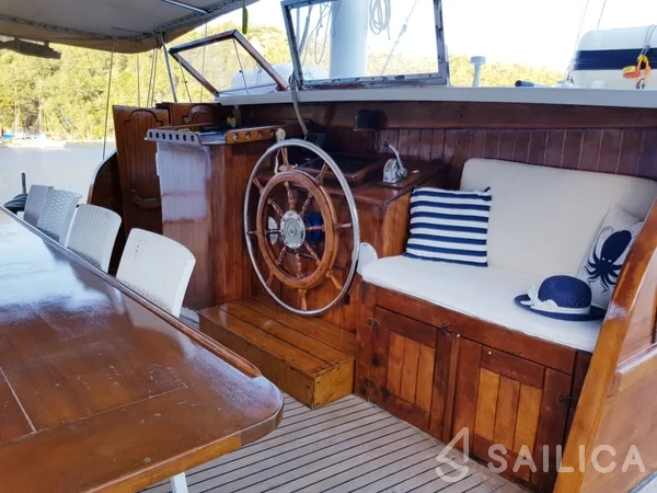 Gulet - Yacht Charter Sailica