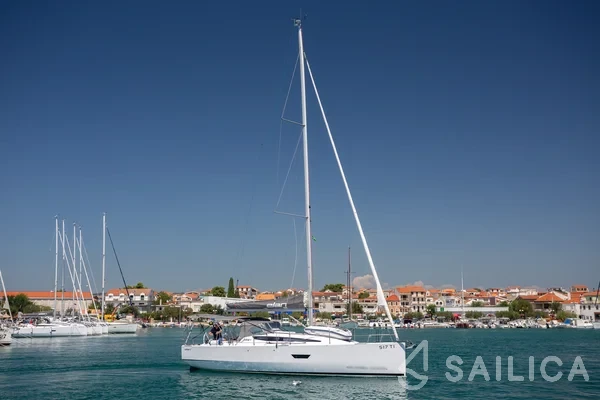 Elan E4 - Yacht Charter Sailica