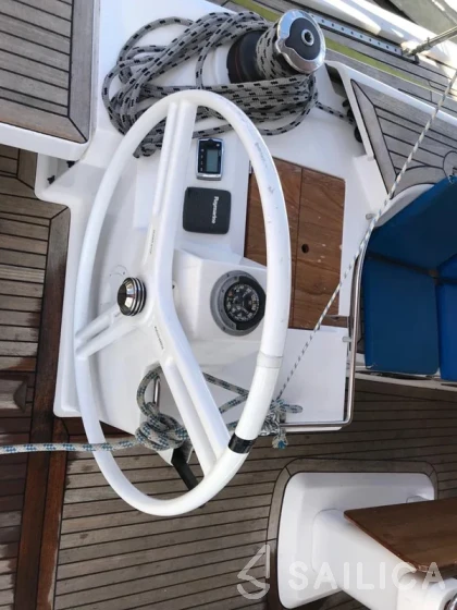 Oceanis 43 - Yacht Charter Sailica