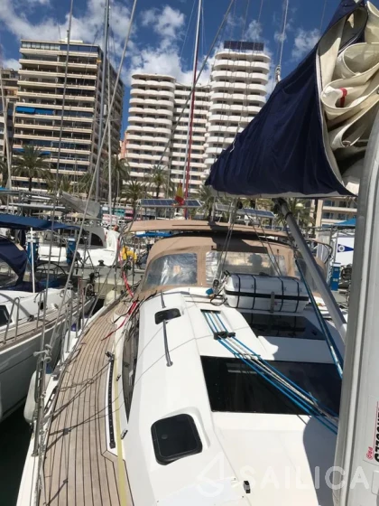 Oceanis 43 - Yacht Charter Sailica