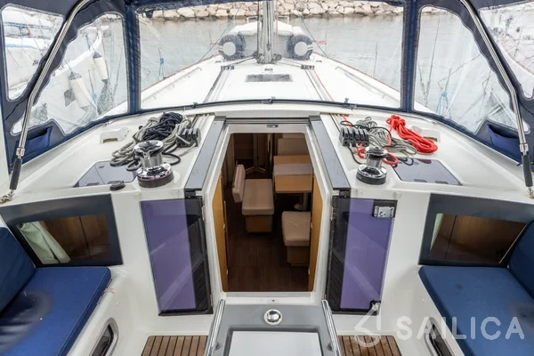 Oceanis 45 - Yacht Charter Sailica