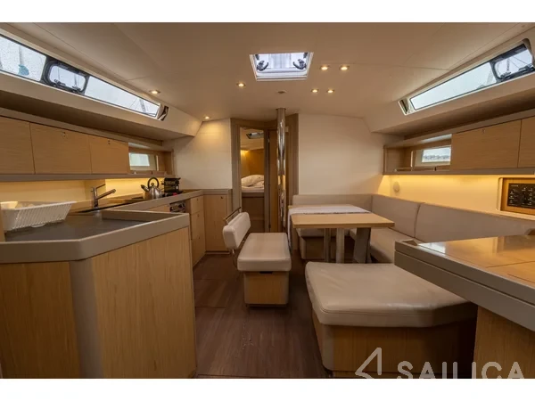Oceanis 45 - Yacht Charter Sailica