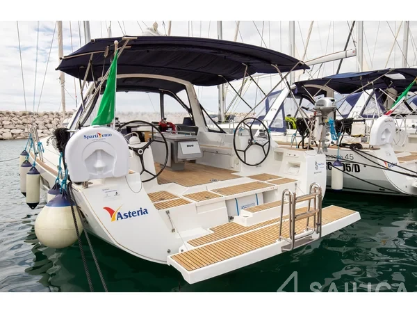 Oceanis 45 - Yacht Charter Sailica