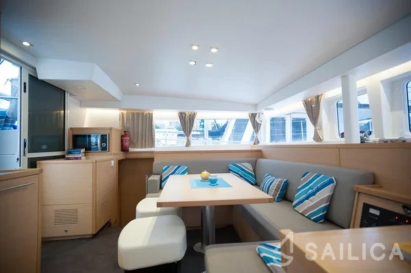 Lagoon 400 S2 - Yacht Charter Sailica