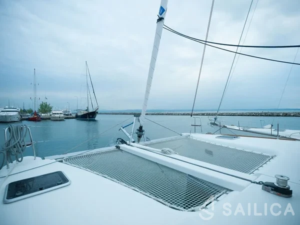 Lagoon 400 S2 - Yacht Charter Sailica