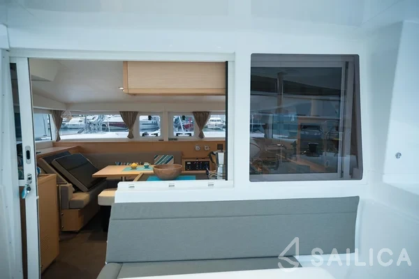 Lagoon 400 S2 - Yacht Charter Sailica