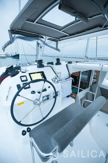 Lagoon 400 S2 - Yacht Charter Sailica