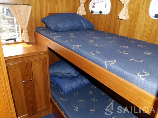 De Drait Renal 36 - Yacht Charter Sailica