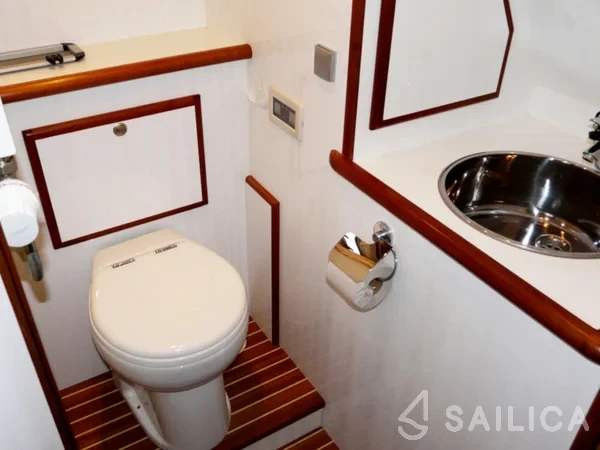 De Drait Renal 36 - Yacht Charter Sailica