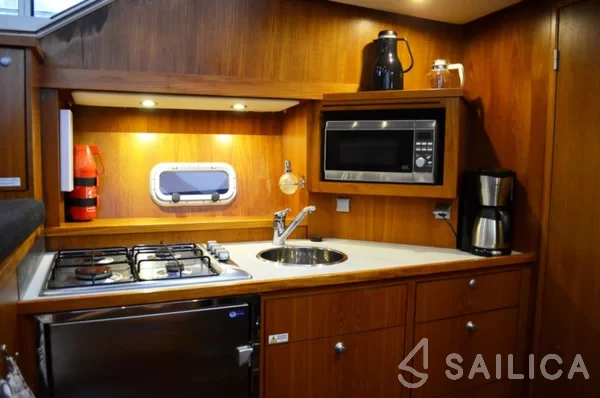 De Drait Renal 36 - Yacht Charter Sailica