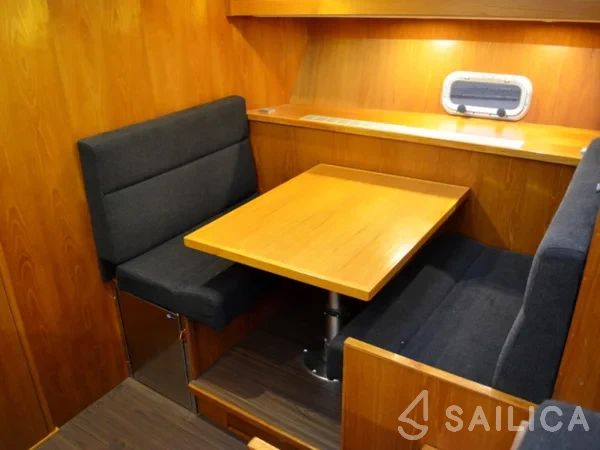 De Drait Renal 36 - Yacht Charter Sailica