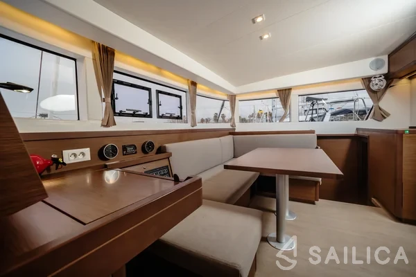 Lagoon 40 - Yacht Charter Sailica