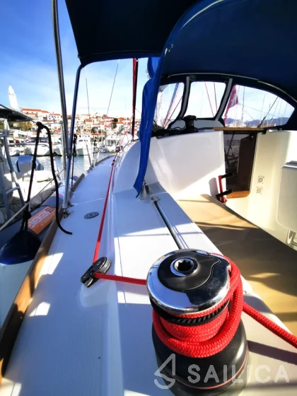 Sun Odyssey 33i - Yacht Charter Sailica