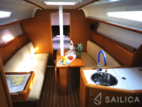 Sun Odyssey 33i - Yacht Charter Sailica