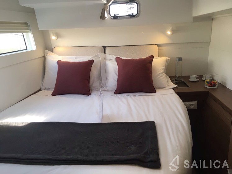 Lagoon 40 - Yacht Charter Sailica