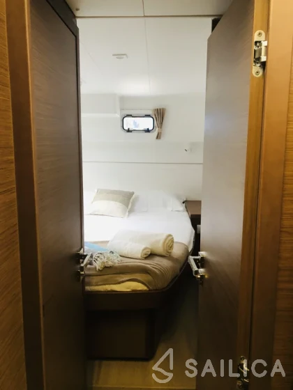 Lagoon 40 - Yacht Charter Sailica