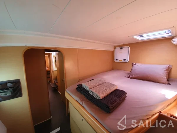 Lagoon 421 - Yacht Charter Sailica