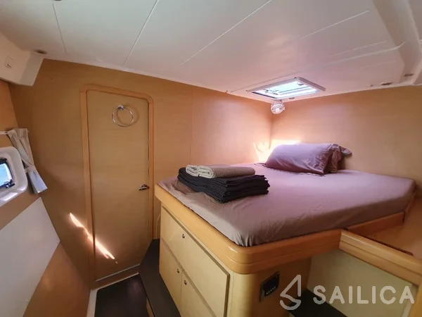 Lagoon 421 - Yacht Charter Sailica