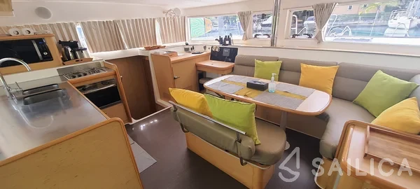 Lagoon 421 - Yacht Charter Sailica