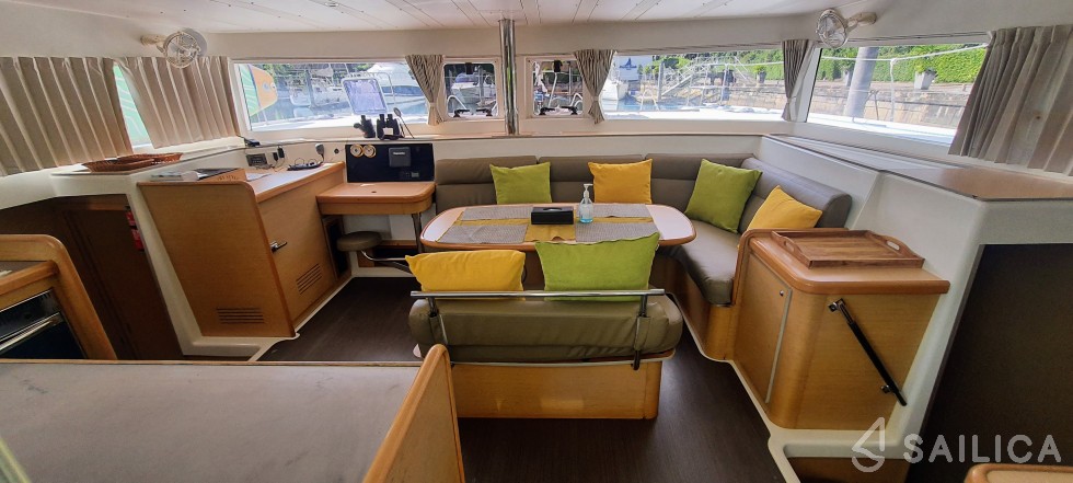Lagoon 421 - Yacht Charter Sailica