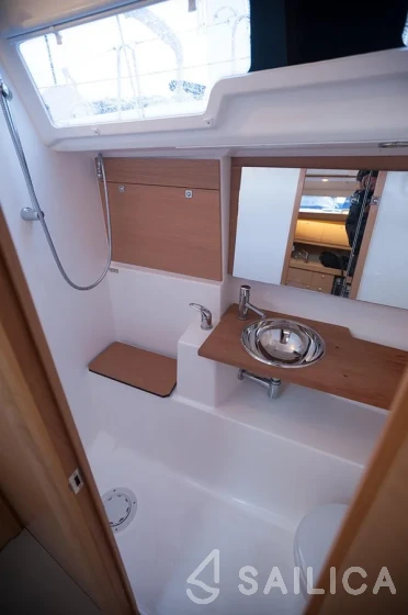 Dufour 410 GL - Yacht Charter Sailica