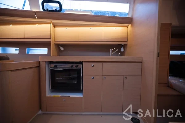 Dufour 410 GL - Yacht Charter Sailica