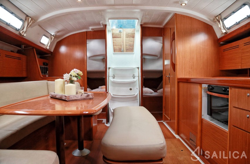 Cyclades 43.4 - Yacht Charter Sailica