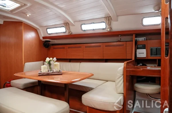 Cyclades 43.4 - Yacht Charter Sailica