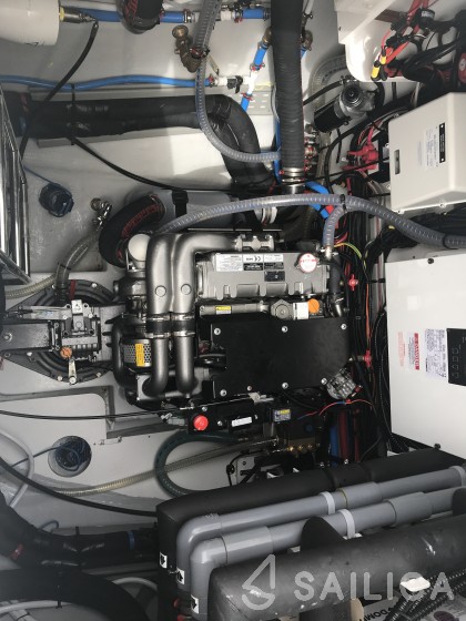 Lagoon 52F - Yacht Charter Sailica