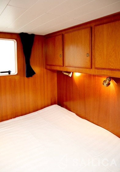 De Drait Renal 40 - Yacht Charter Sailica