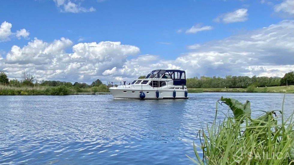 De Drait Renal 40 - Yacht Charter Sailica