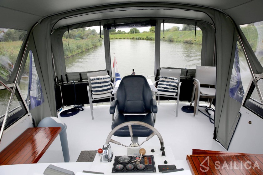 De Drait Renal 40 - Yacht Charter Sailica