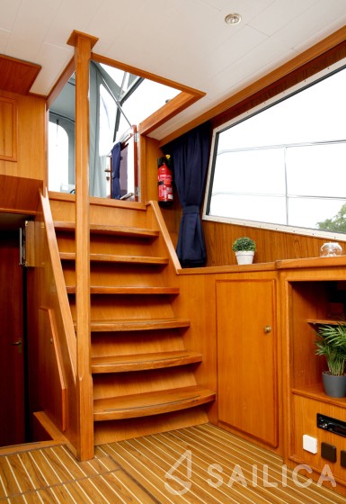 De Drait Renal 40 - Yacht Charter Sailica