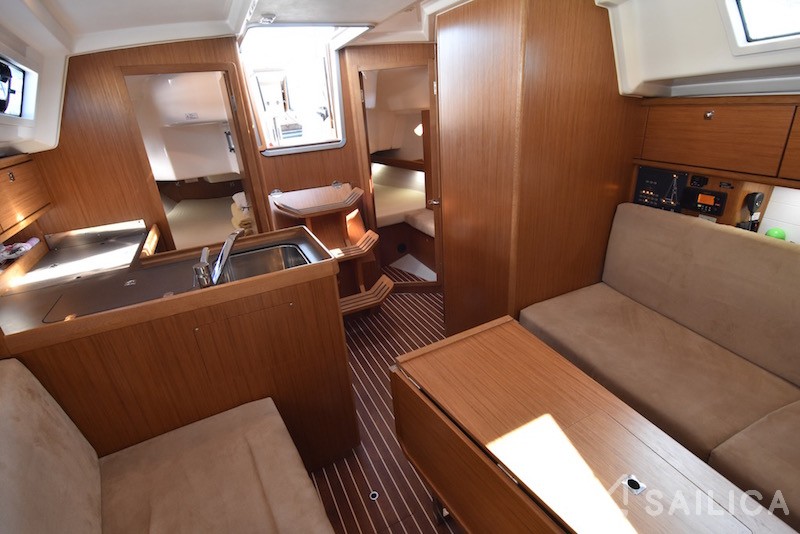 Bavaria Cruiser 34 - Yacht Charter Sailica