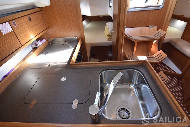 Bavaria Cruiser 34 - Yacht Charter Sailica