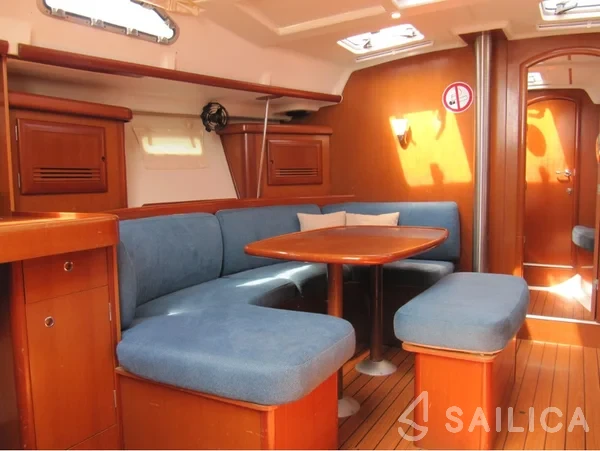 Oceanis 393 Clipper - Yacht Charter Sailica