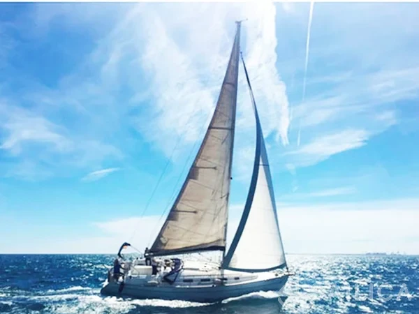 Oceanis 393 Clipper - Yacht Charter Sailica