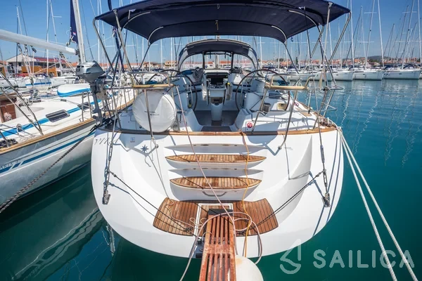 Sun Odyssey 54DS - Photo #21 Sun Odyssey 54DS - Yacht Charter Sailica