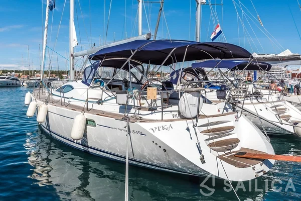 Sun Odyssey 54DS - Photo #15 Sun Odyssey 54DS - Yacht Charter Sailica