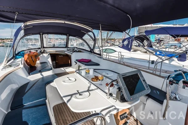 Sun Odyssey 54DS - Photo #28 Sun Odyssey 54DS - Yacht Charter Sailica