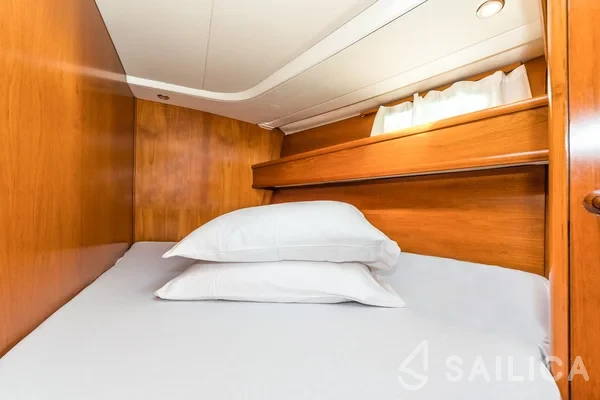 Sun Odyssey 54DS - Photo #44 Sun Odyssey 54DS - Yacht Charter Sailica