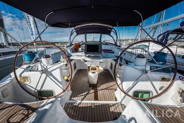 Sun Odyssey 54DS - Photo #27 Sun Odyssey 54DS - Yacht Charter Sailica