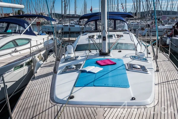 Sun Odyssey 54DS - Photo #31 Sun Odyssey 54DS - Yacht Charter Sailica