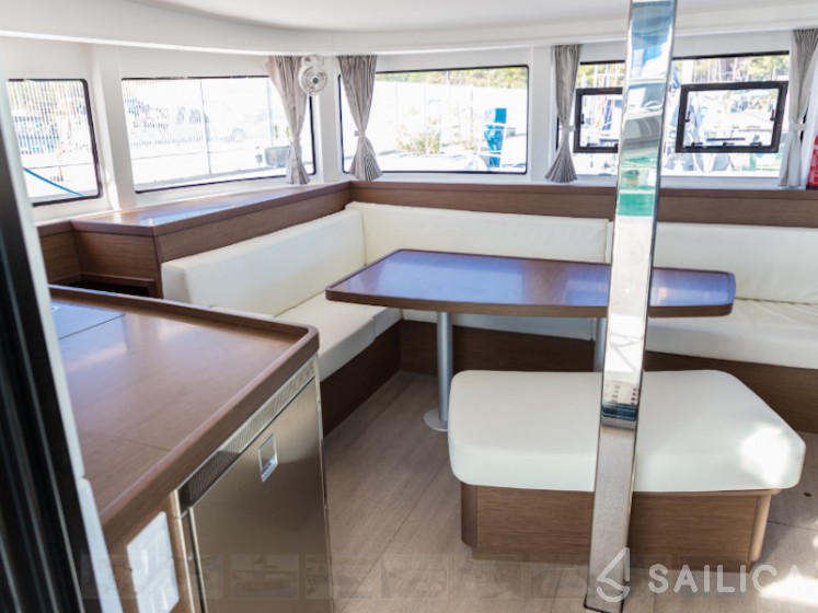 Lagoon 42 - Yacht Charter Sailica