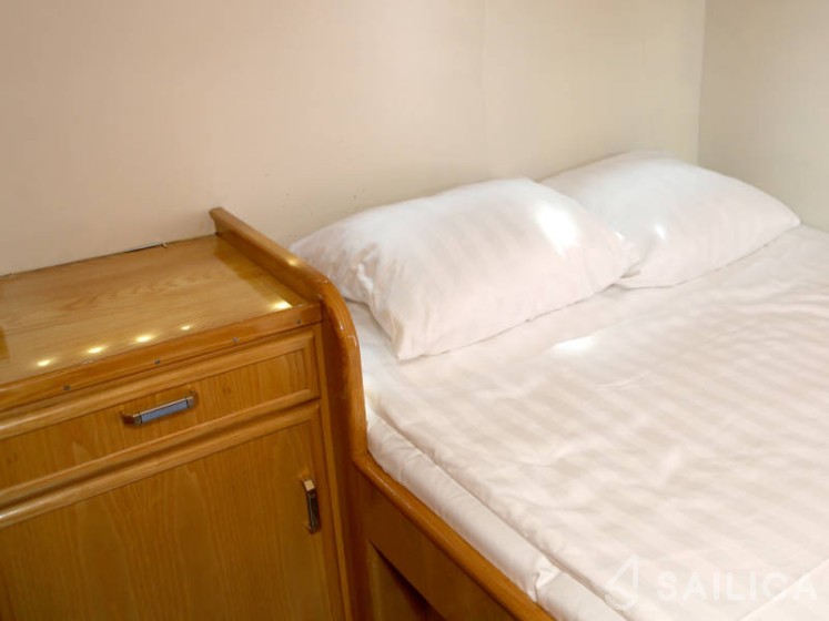 Pedro Solano 33 - Yacht Charter Sailica